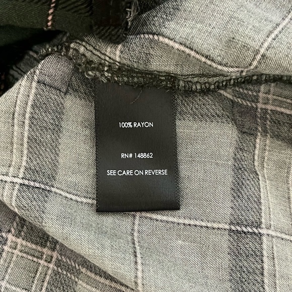 Torrid Babydoll Rayon Twill button Front Top Size 2 - Picture 8 of 9